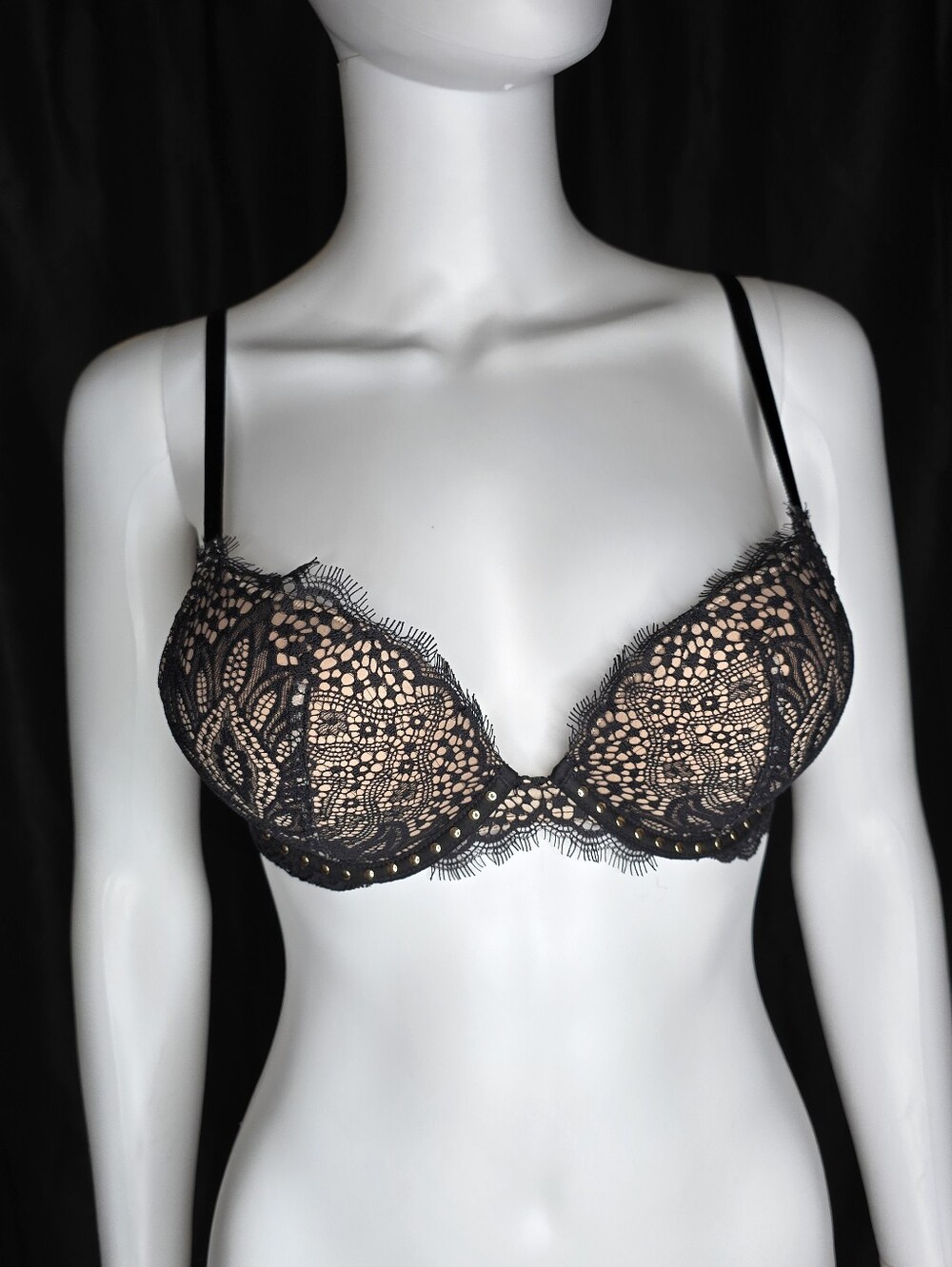 Victoria's Secret Bombshell Black Lace Push-Up Bra with Nude Lining Size 34A